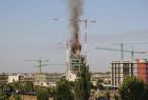 BBVA indica que el incendio en su sede ha afectado sólo al edificio central