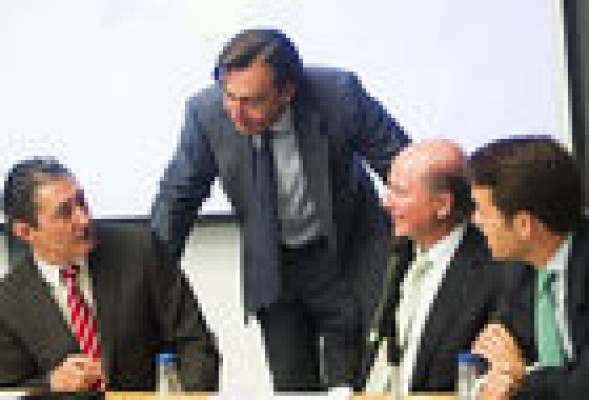 Valenciaplaza.com presenta su Guía de internacionalización para empresarios