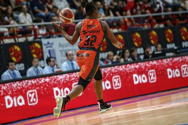 El Valencia Basket busca su primer triunfo en su estreno en la Fonteta ante el Girona