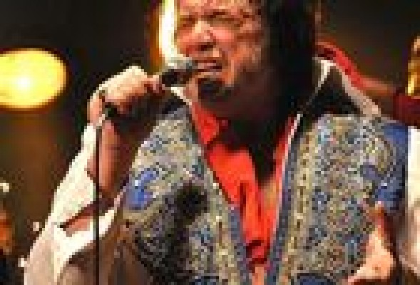 El último Elvis y El estudiante: El boom argentino