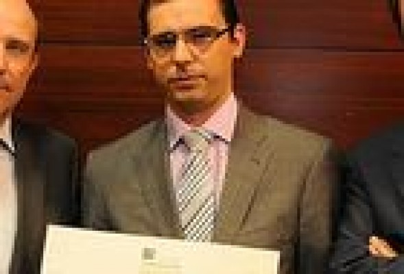 Daniel Calabuig  gana el I Premio Garrigues Comunidad Valenciana