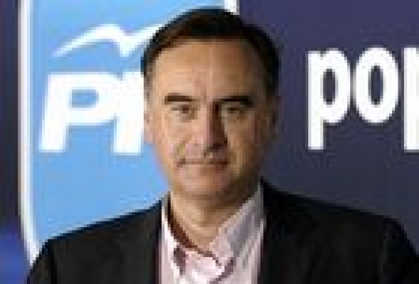 Castellano promociona a Ortiz y se gana el malestar de la dirección del PP alicantino