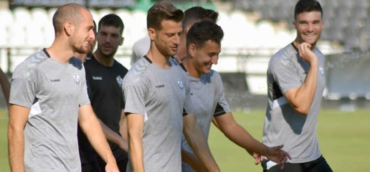 Un momento del entrenamiento previo al encuentro de hoy. - 