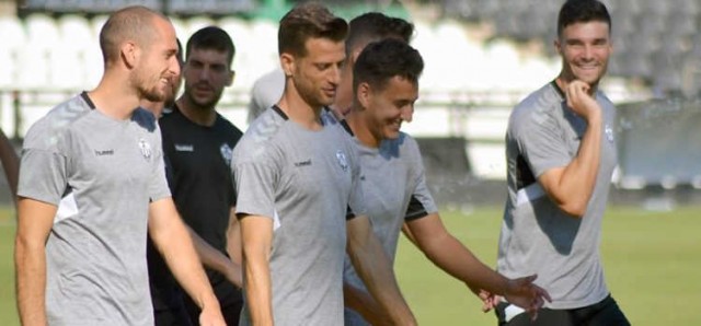 El Castellón busca saciar su sed de victorias ante el Valencia Mestalla y huir de la parte baja de la tabla