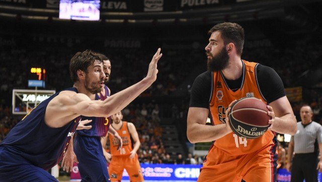 El Barça mide el buen momento del Valencia Basket 