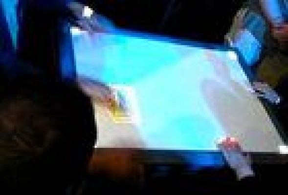 Crean la primera pantalla táctil que reconoce huellas digitales 
