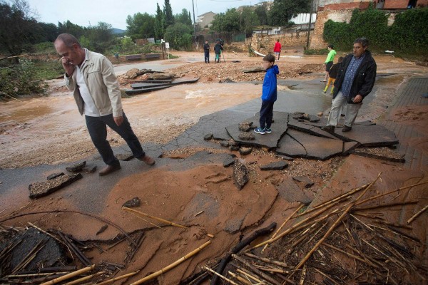 El temporal remite pero deja un rastro de carreteras cortadas y daños en infraestructuras