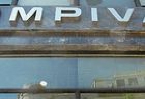 El Ivace acuerda con los trabajadores reducir de 44 a 33 el número de despidos