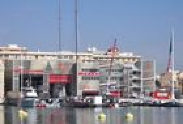 La Marina Real, un poblado desierto en busca de nuevos habitantes 