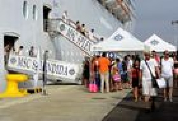 Entra en funcionamiento el nuevo muelle de cruceros del Puerto de Valencia