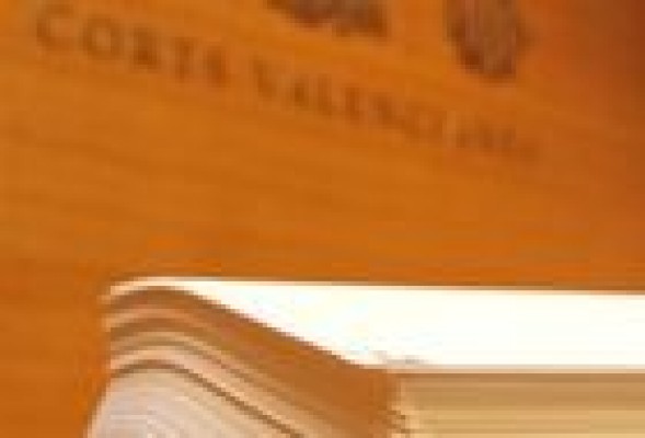 A les Corts Valencianes se le acumula la faena... en vacaciones