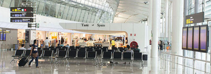 La reducción viajeros deja infrautilizadas las ampliaciones de los aeropuertos de Manises y L'Altet