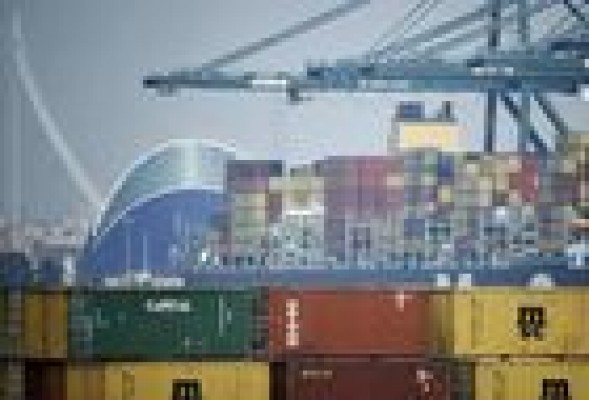Cae el tráfico portuario en España pero Valencia crece con las exportaciones