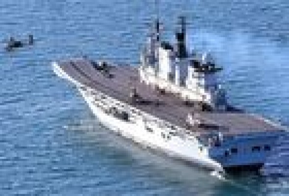 Defensa precisa que el portaaviones británico ha pedido permiso para atracar en Rota