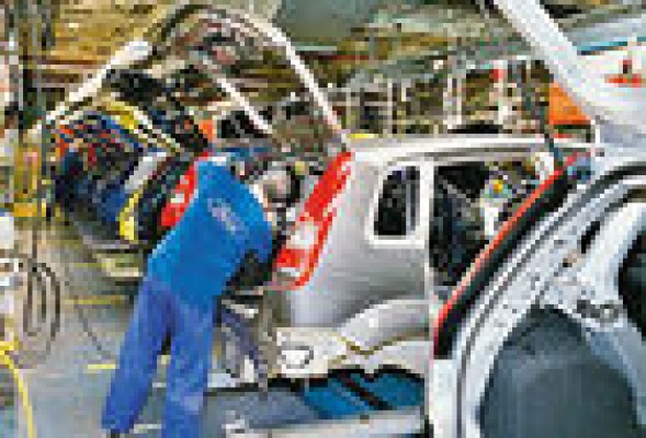 Ford Almussafes sale del desierto y abandera la esperanza de la industria valenciana