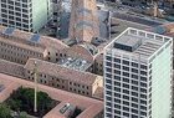 La Generalitat licitará la gestión del parking, la cafetería y una guardería de la Ciutat Administrativa 9 d'Octubre