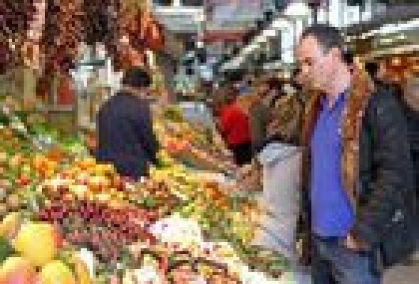 El Ayuntamiento de Valencia pasa de ser 'excelente' con sus mercados municipales