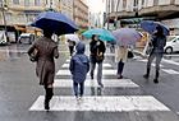 La lluvia continuará en Valencia este lunes tras una noche de tormentas