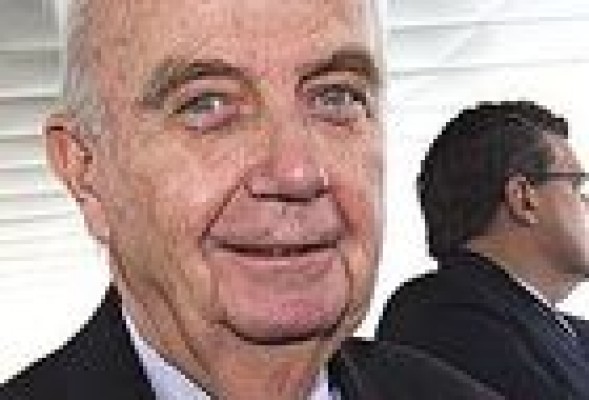 Felipe Almenar avanza en el traspaso de poder en Cyes a su hijo Alejandro