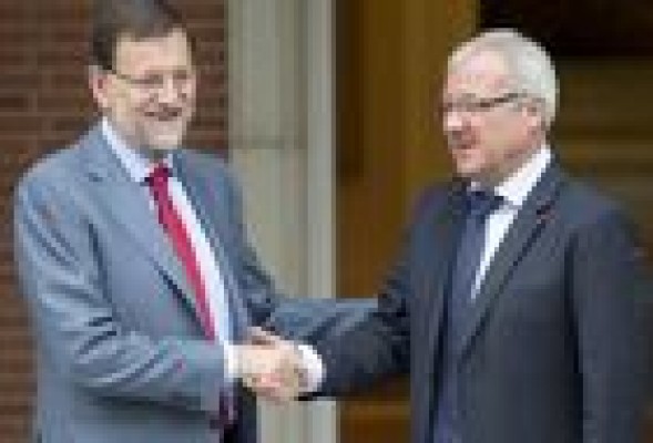 Rajoy se compromete con Valcárcel a 