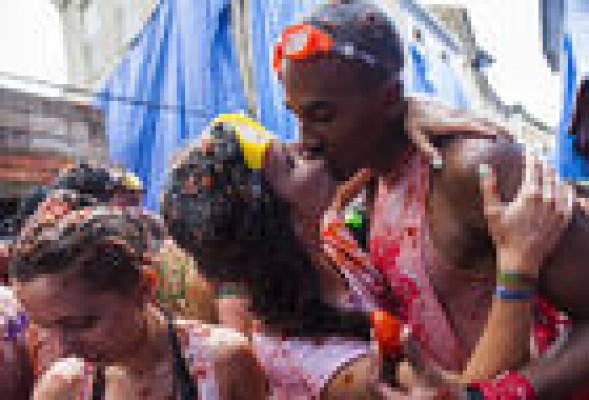 La lluvia no agua la Tomatina
