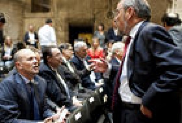 Vanidades y supervivencia laboral frenan la fusión de patronales
