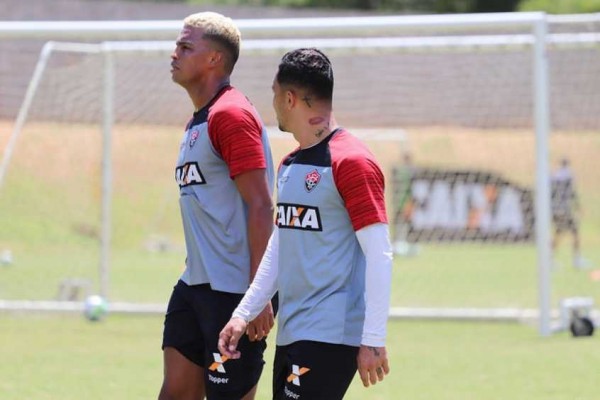 Aderlan Santos se afianza en la zaga del EC Vitória