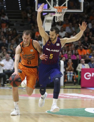 El Valencia Basket se queda al borde de la remontada ante el Barça (85-86)
