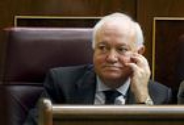 Moratinos, Odón Elorza y Beatriz Talegón piden a Ferraz que adelante las primarias 