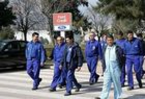 ...pero cierra algunos de los comedores para trabajadores