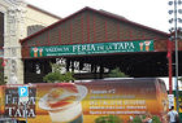 Valencia: La Marina inicia su programa de actividades con el triatlón y la Feria de la Tapa