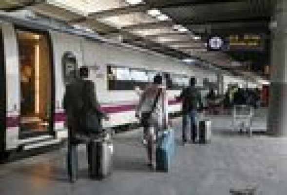 Renfe ofrece 12.000 plazas de AVE Madrid-Valencia con descuentos del 60% en septiembre