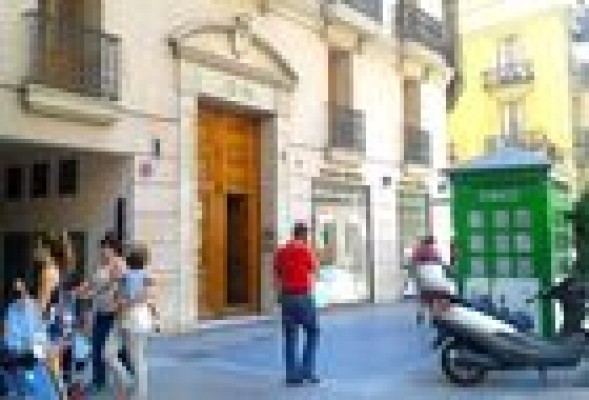 Siéntase como 'El bigotes': el despacho de Orange Market, disponible