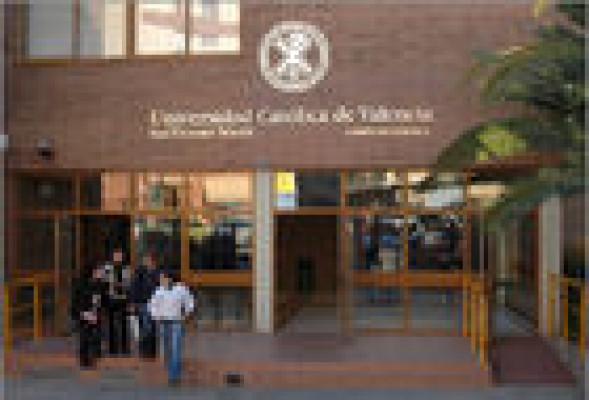 La Universidad Católica de Valencia concede cerca de 4,5 millones en becas 