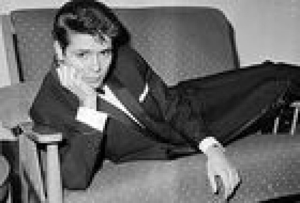 Sir Cliff Richard publica su disco número 100