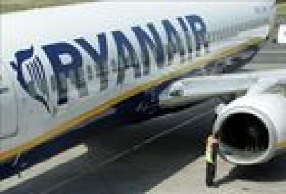 Ryanair admite que finalizará el año con una caída de las ganancias