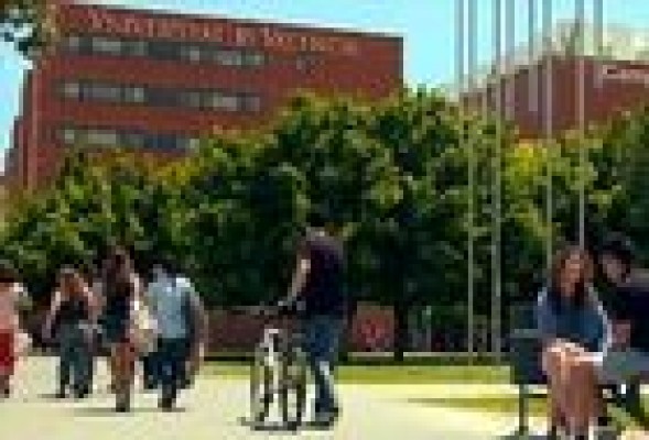 La Universitat de València, tercera en España en estudios de economía y empresa, según el ranking de Shanghái 2013