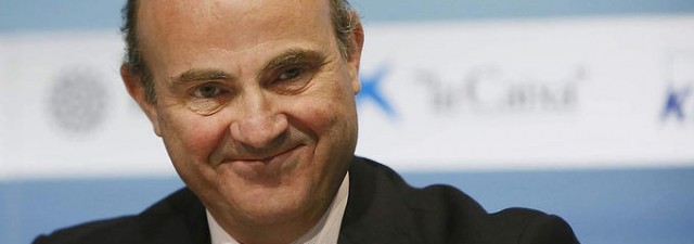 La euforia del Gobierno continúa: De Guindos apunta a una mejora de las perspectivas de paro y crecimiento