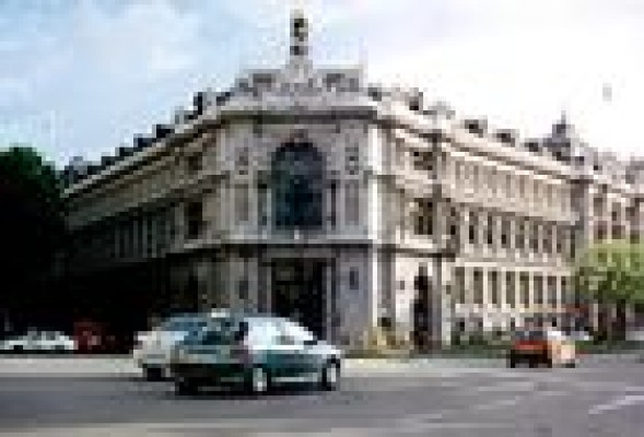 Bancos y cajas colocaron 12.500 millones de euros en preferentes a minoristas de 2008 y 2011