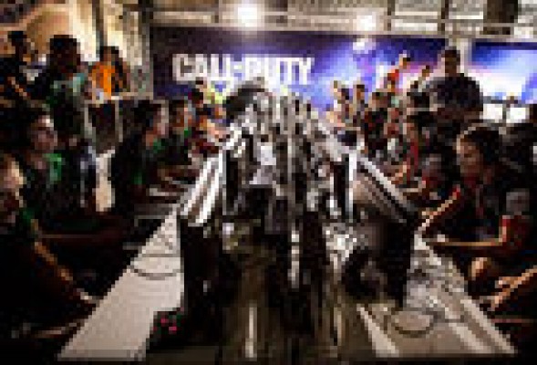 <strong>La industria por el joystick</strong>: los valencianos que destacan en el sector debaten sobre su futuro