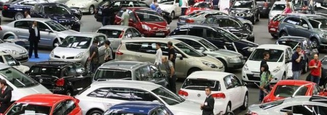 La venta de coches usados se dispara durante 2013 en la Comunitat