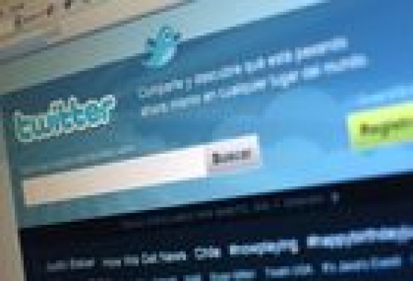 Twitter da su primer paso para cotizar en bolsa