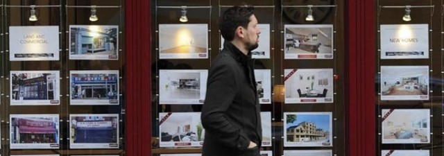 Fomento asegura que el precio del suelo cae un 21% en la Comunitat