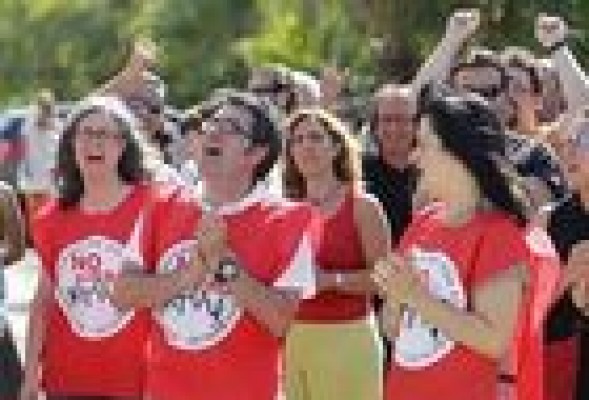Intersindical responde a Vidal que la nueva etapa de RTVV comenzará 