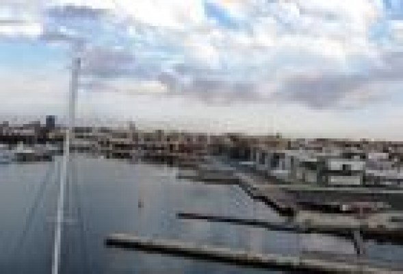 La Marina recupera la dársena histórica coincidiendo con el Día de la Bicicleta