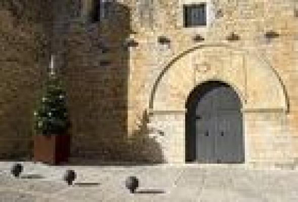 Localizan en el tejado de la iglesia de Catí un artefacto de la Guerra Civil
