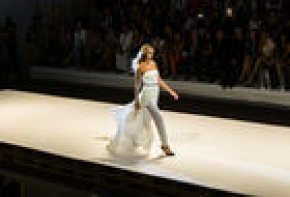 'Descaradamente jóvenes', los nuevos talentos de la moda dan la salida a la Valencia Fashion Week 