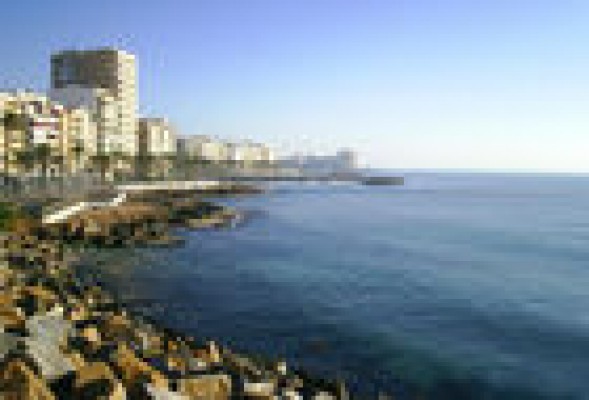 Torrevieja sube varias tasas para cubrir el 50% del coste de servicios