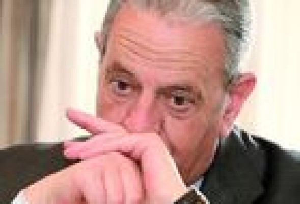 Amorim se queda con solo 453 acciones del Banco Popular