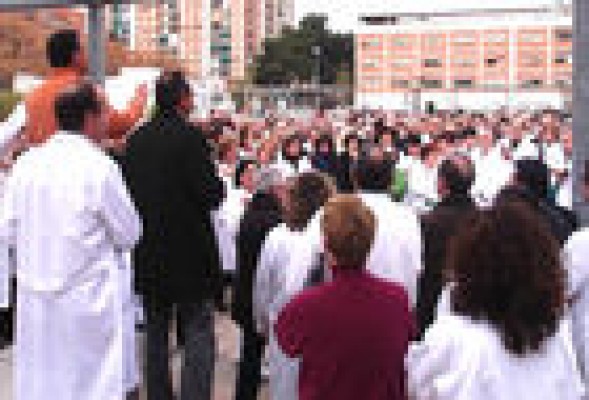 Los médicos valencianos, entre los peor retribuidos con 51.231 euros de sueldo